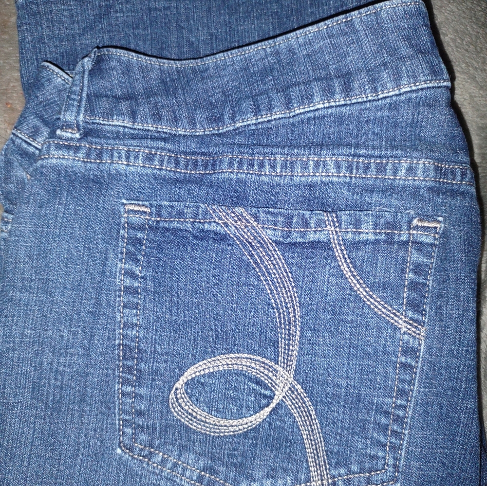 Jeans - Picture 3 of 6
